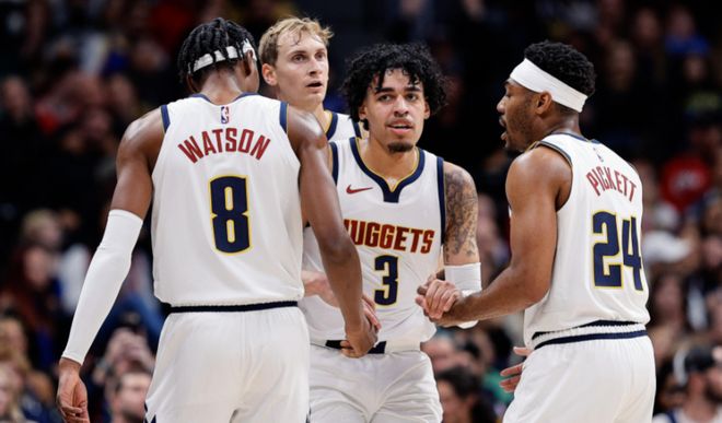 在扮演水神 在扮演水神